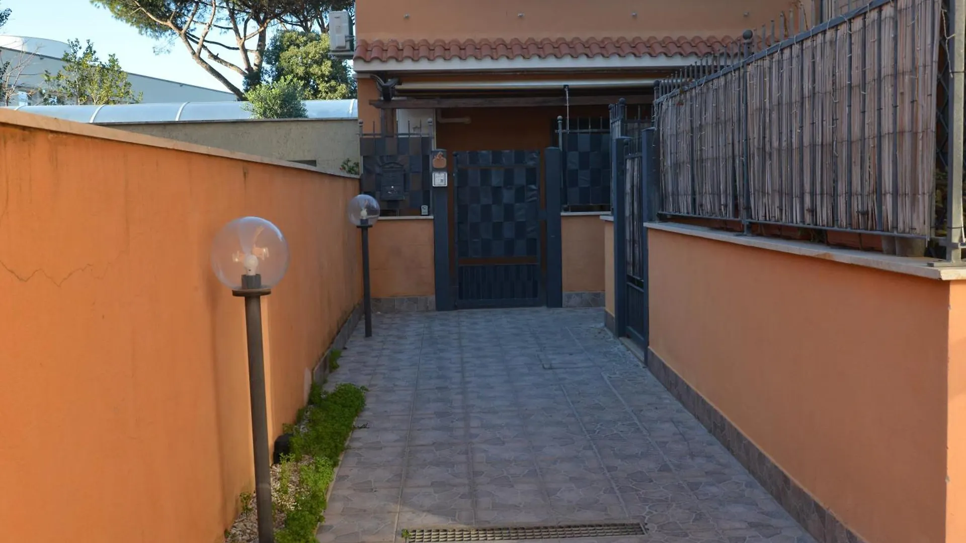 Casa Indipendente A 5 Minuti Da Aeroporto Di Fiumicino E Spiaggia Italien